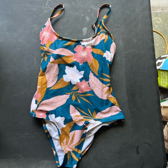 NWOT Kona Sol Tropical Floral Swimsuit Small - Picture 6 of 7